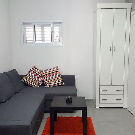 Studio Masaryk Apartment Bat Yam Exterior photo